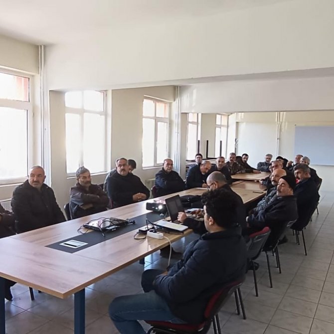 Elazığ’da Çiftçilere Yönelik Bilgilendirme Toplantıları Sürüyor