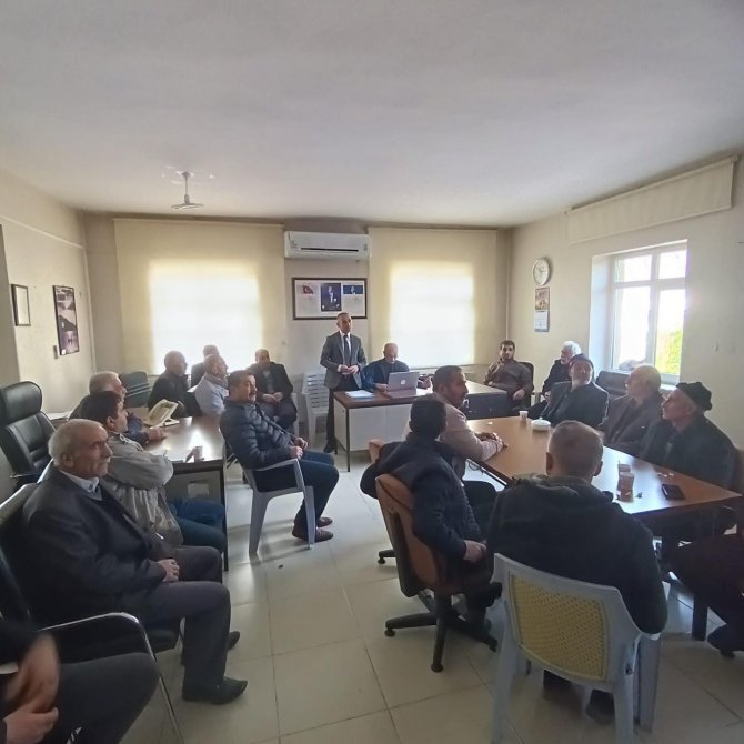 Elazığ’da Çiftçilere Yönelik Bilgilendirme Toplantıları Sürüyor