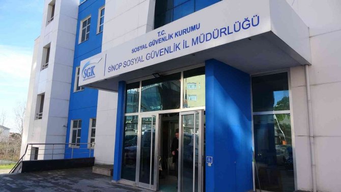 Sinop’ta Emekli Olmayı Bekleyenler Sıraya Girdi