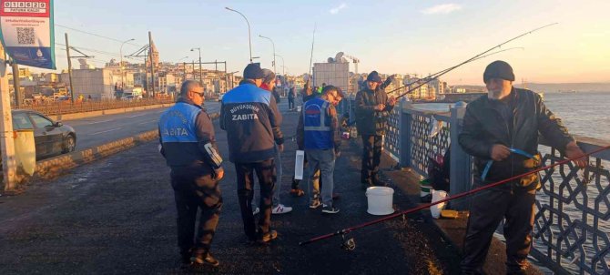 Galata Köprüsü Ve Atatürk Köprüsü’nde Amatör Balıkçılar Denetlendi
