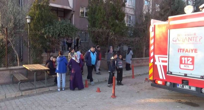 Mutfaktaki Yangın Paniğe Sebep Oldu: 3 Yaralı