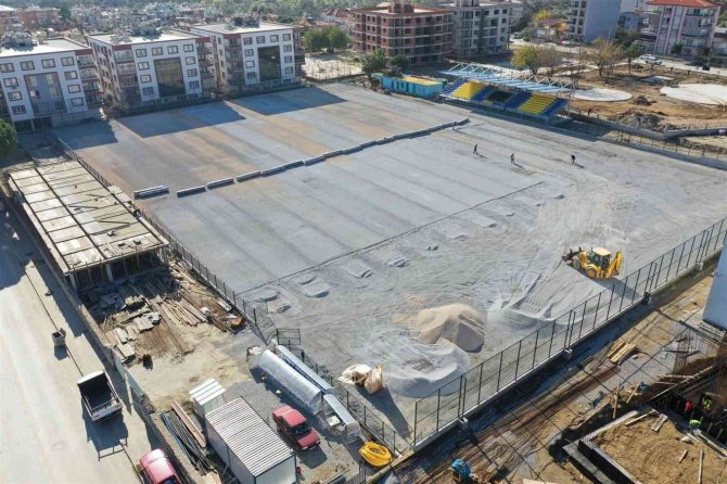 Germencik’te Gençlik Merkezi Ve Futbol Sahası Projelerinin Çalışmaları Sürüyor