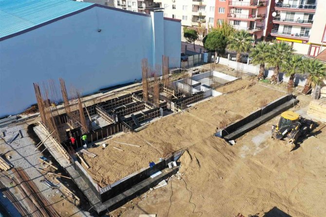 Germencik’te Gençlik Merkezi Ve Futbol Sahası Projelerinin Çalışmaları Sürüyor