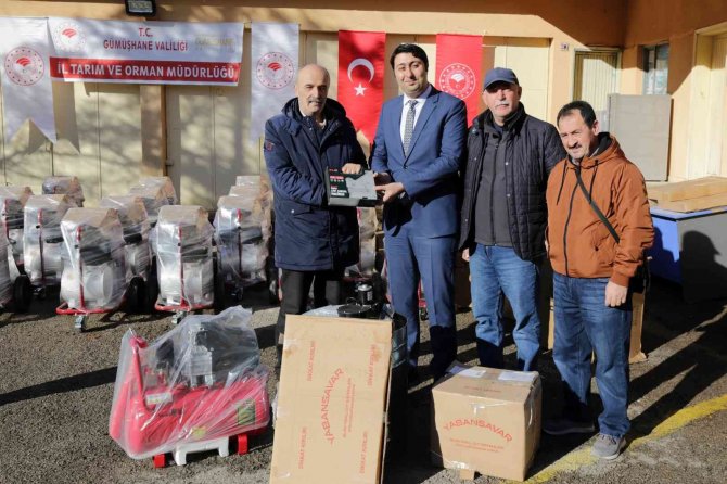 Gümüşhane’de Üreticilere Makine Ve Teçhizat Desteği