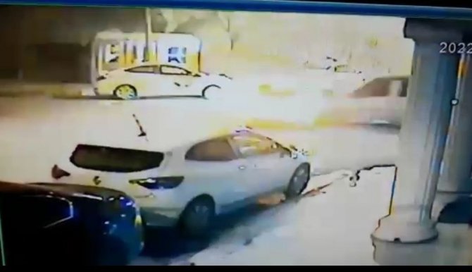 Iğdır‘da Hafif Ticari Araç Otomobile Çarptı: 2 Yaralı