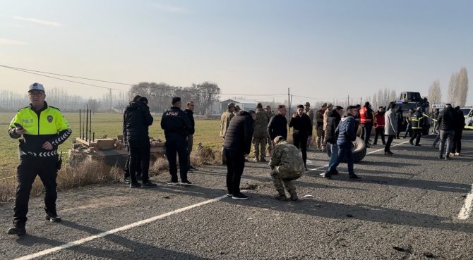 Iğdır’da Zırhlı Askeri Araç Devrildi: 12 Asker Yaralı