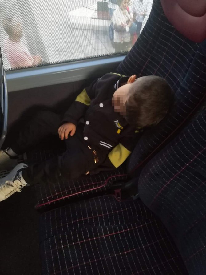 İ̇stanbul Havalimanı’na Ulaşım Hizmeti Veren Otobüste Çocuk Bile Unutuldu