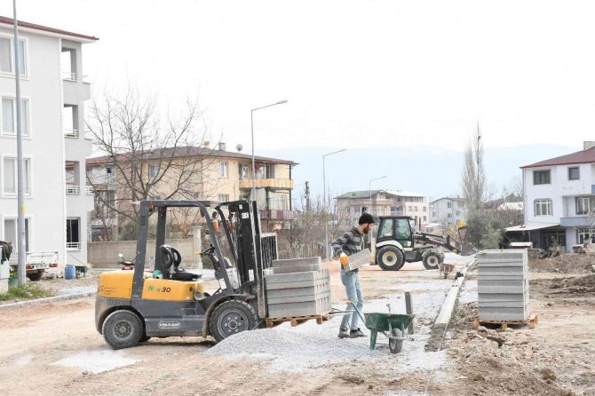 İ̇znik’te Bir Uçtan Bir Uca Çalışmalar Devam Ediyor