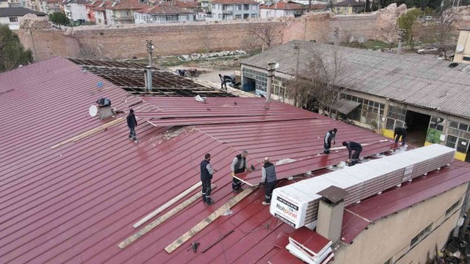 İ̇znik’te Bir Uçtan Bir Uca Çalışmalar Devam Ediyor