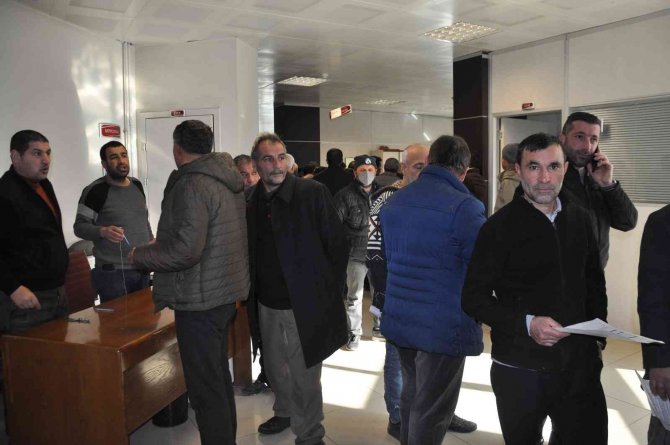 Kars’ta Sgk Binası’nda Eyt Yoğunluğu