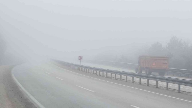 Kastamonu’nun Yüksek Kesimlerinde Yoğun Sis Etkili Oldu