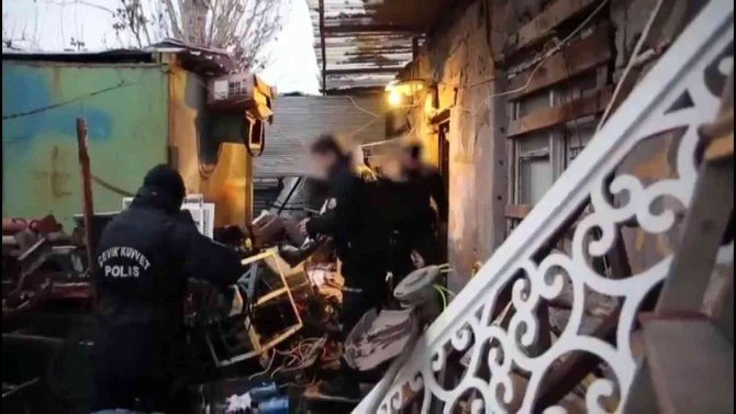 Hırsızlara 110 Polis İle Eş Zamanlı Şafak Operasyonu: 22 Gözaltı