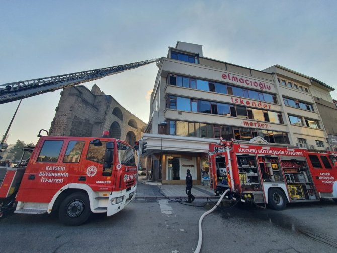 Lokantada Yangın Çıktı, Ekipler Seferber Oldu