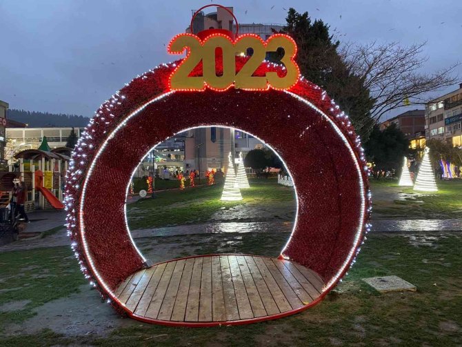 İ̇zmit, Yılbaşı Öncesi Renk Cümbüşüne Döndü