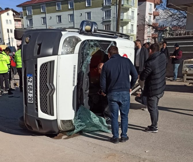 Konya’da Öğrenci Servisi Devrildi: 6 Yaralı