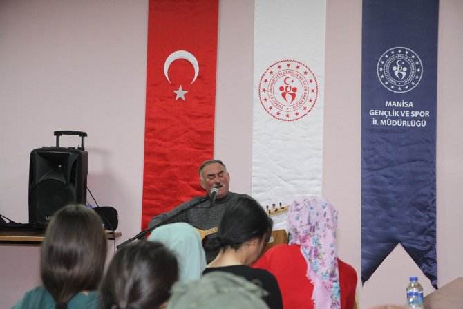 Kyk’lı Öğrenciler Mahalli Sanatçı Sami Dinç İle Coştu