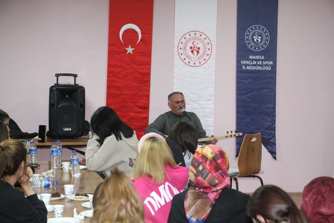 Kyk’lı Öğrenciler Mahalli Sanatçı Sami Dinç İle Coştu