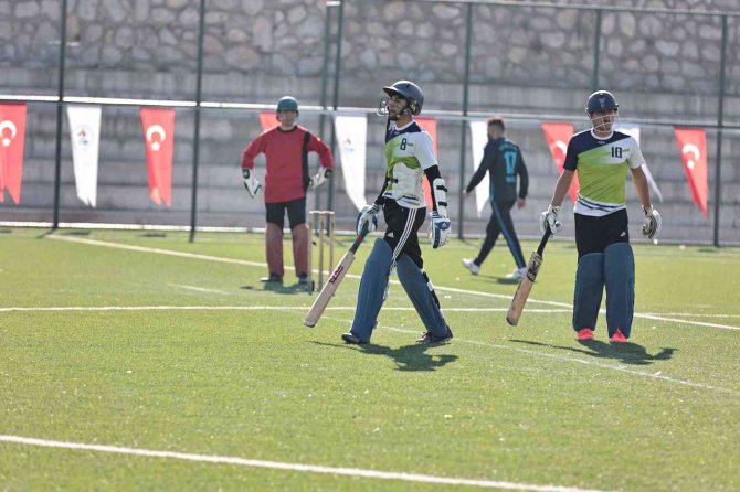 Kriket Türkiye Şampiyonası Devam Ediyor