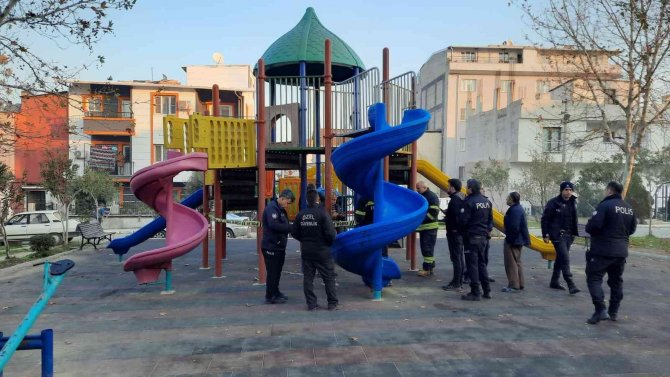 Çocuk Parkında Korkunç Olay