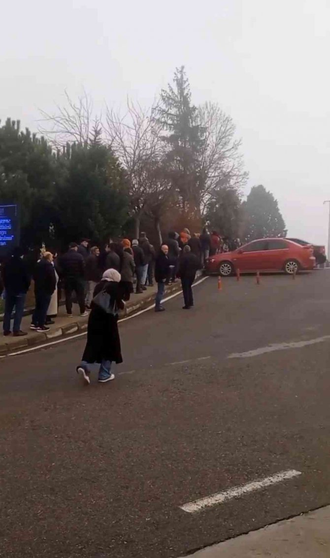 Ekmek Değil Eyt Kuyruğu