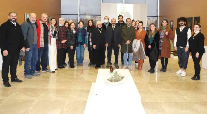 Nevü’’de ‘2023 Yeni Yıl Buluşma Karma Sergisi’ Açıldı