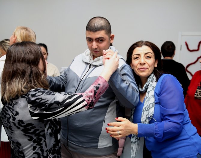 ‘Bizim Ev’ Yeni Yıla Erken Girdi