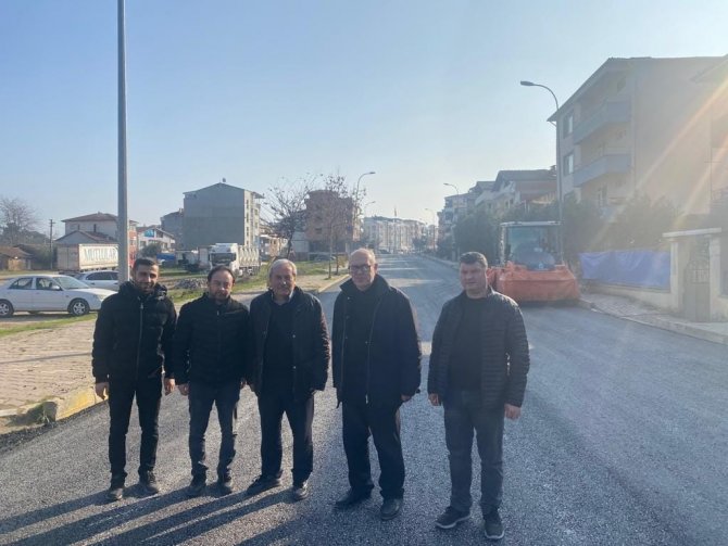 Bozulan Asfalt Yol Yenilendi