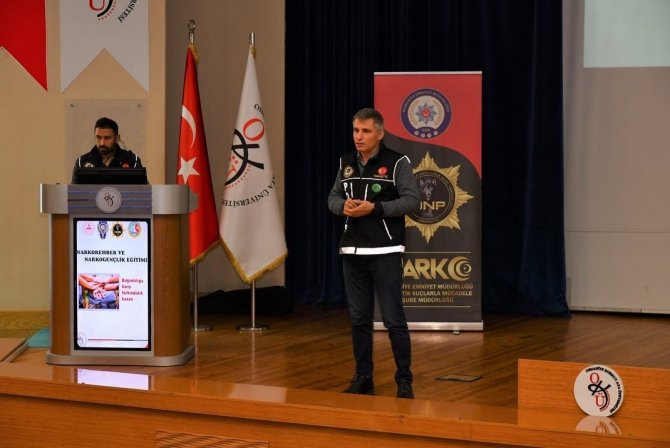 Osmaniye’de Üniversite Öğrencilerine ’Narko Gençlik’ Eğitimi