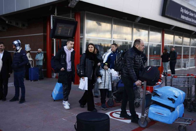 Rus Turistler Erzurum’da Davul Zurna İle Karşılandı