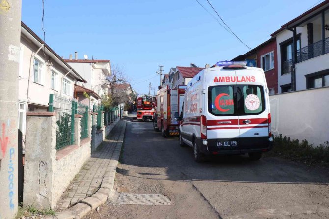 Mutfaktaki Aspiratördeki Yangın Paniğe Sebep Oldu