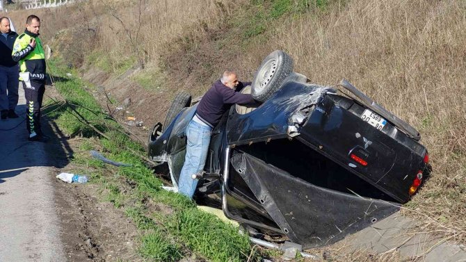 Aracıyla Su Kanalına Yuvarlanan Öğretmen Ölümden Döndü