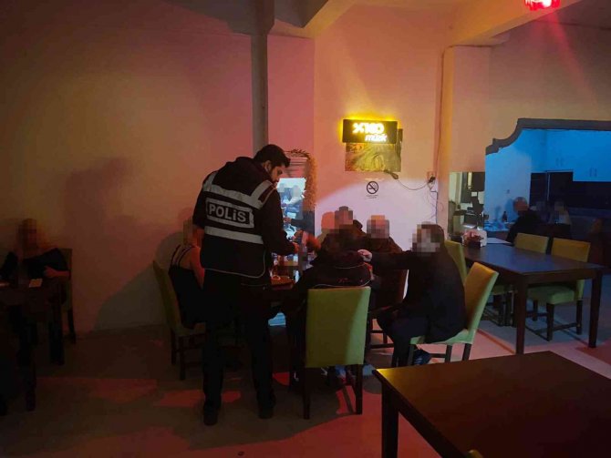 Sinop’ta Konsomatris Çalıştıran Eğlence Mekanına 110 Bin Tl Ceza