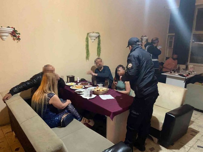 Sinop’ta Konsomatris Çalıştıran Eğlence Mekanına 110 Bin Tl Ceza