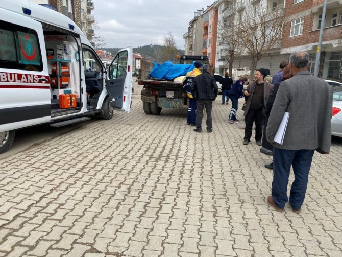 Geri Giden Römork Takılı Traktör Yaşlı Kadına Çarptı