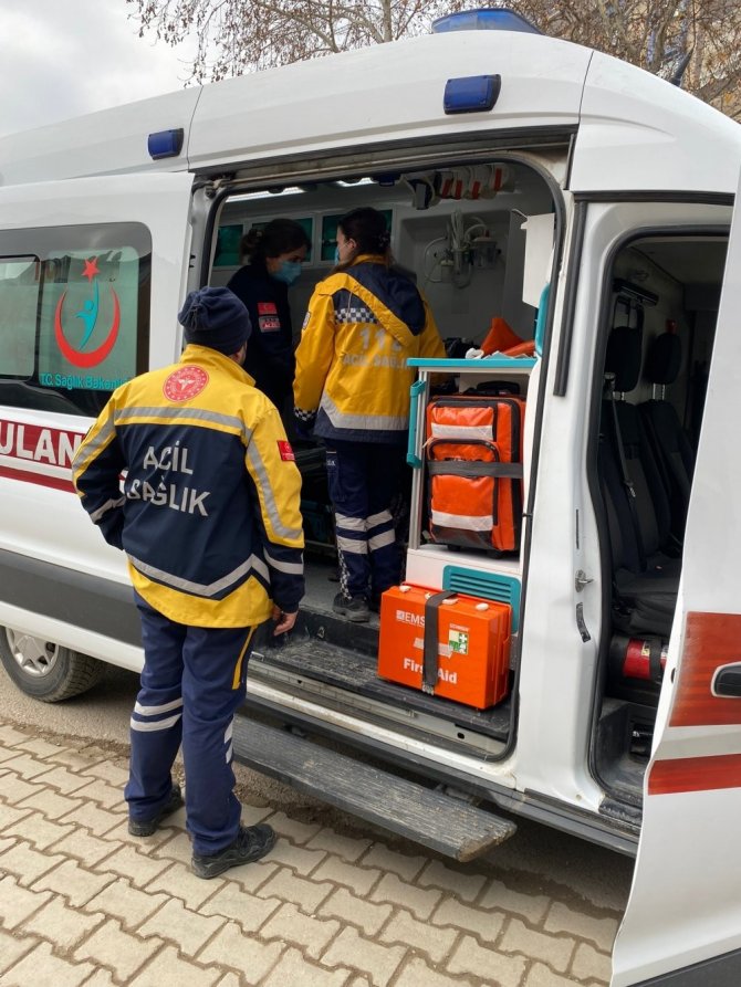 Geri Giden Römork Takılı Traktör Yaşlı Kadına Çarptı
