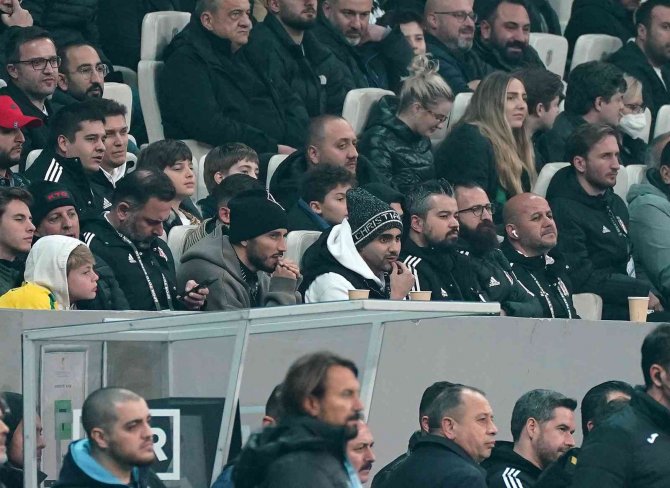 Spor Toto Süper Lig: Beşiktaş: 1 - Adana Demirspor: 0 (İ̇lk Yarı)