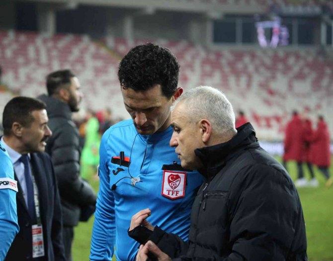 Rıza Çalımbay’dan Hakeme Tepki