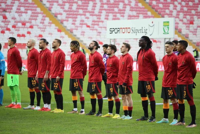 Spor Toto Süper Lig: Dg Sivasspor: 0 - Galatasaray: 1 (İ̇lk Yarı)