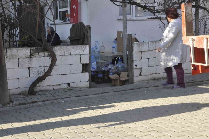 Yılbaşı Öncesi Tekirdağ’da 1 Ton Sahte İçki Ele Geçirildi
