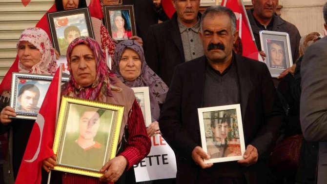 Hdp Önünde Nöbet Tutan Ailelerin Sayısı 349’a Yükseldi
