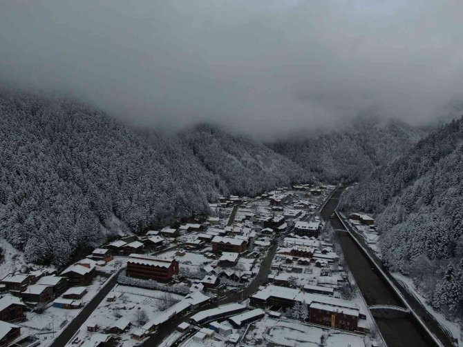 Uzungöl’de İşletmeler Kapattı, Yılbaşı Beklentisi Yine Gerçekleşmedi