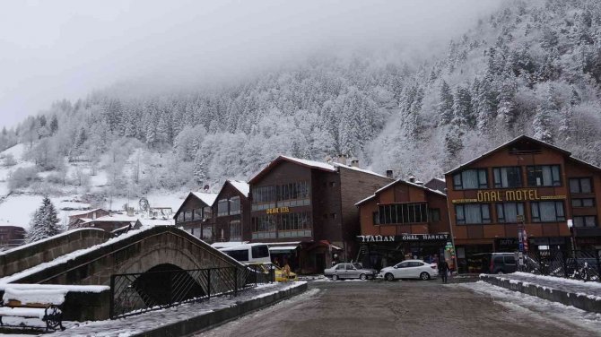 Uzungöl’de İşletmeler Kapattı, Yılbaşı Beklentisi Yine Gerçekleşmedi