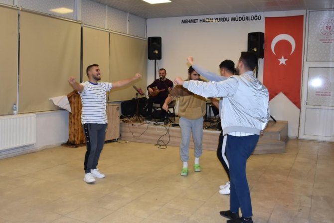 Uşak’ta Üniversite Öğrencileri Finaller Öncesi Stres Attı