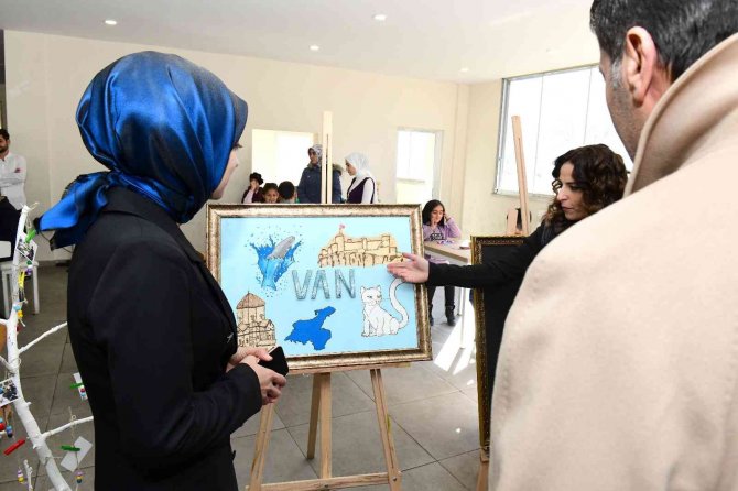 Çatak’ta Kursiyerler Bir Yıllık Emeklerini Sergiledi