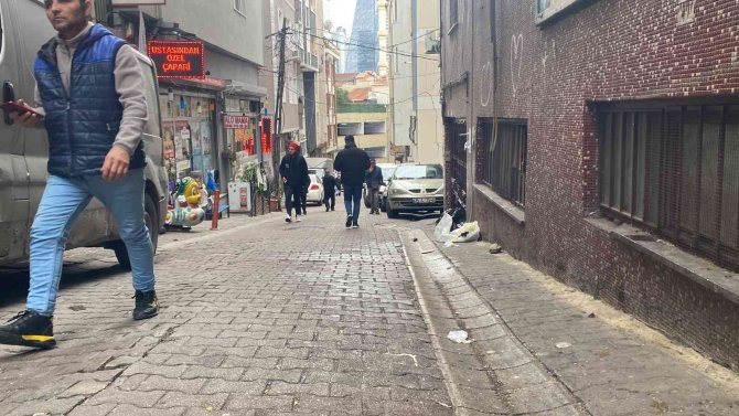 İ̇stanbul’da Akıl Almaz Olay Kamerada: Çöp Zannettiği Adamı Ezip Kaçtı