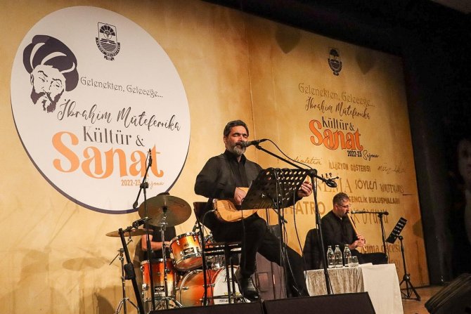 Mehmet Akif Ersoy, Uğur Işılak’ın Yorumuyla Anıldı