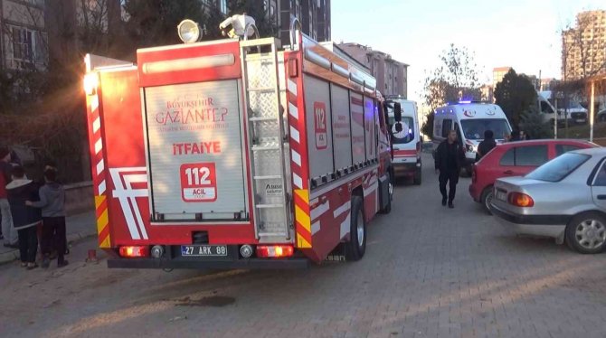 Mutfaktaki Yangın Paniğe Sebep Oldu: 3 Yaralı