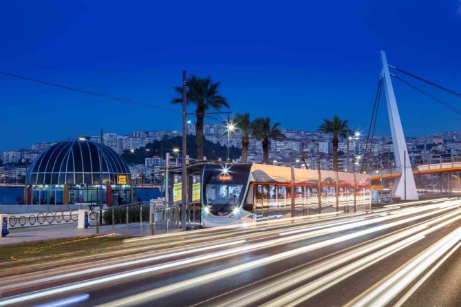 İ̇zmir Büyükşehir Belediyesi Yılbaşı Gecesine Hazır