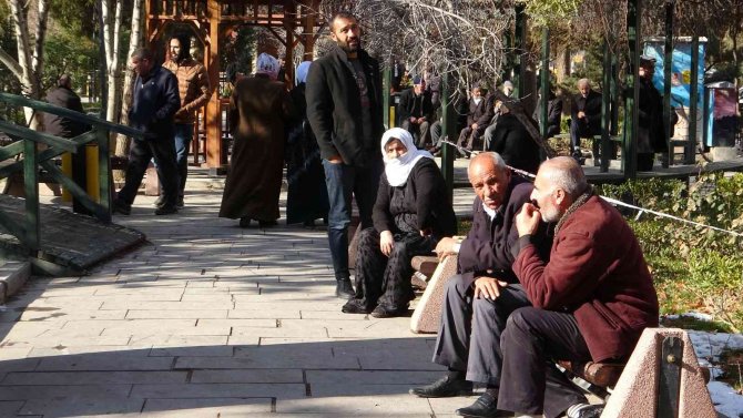 Van Kara Hasret Kaldı