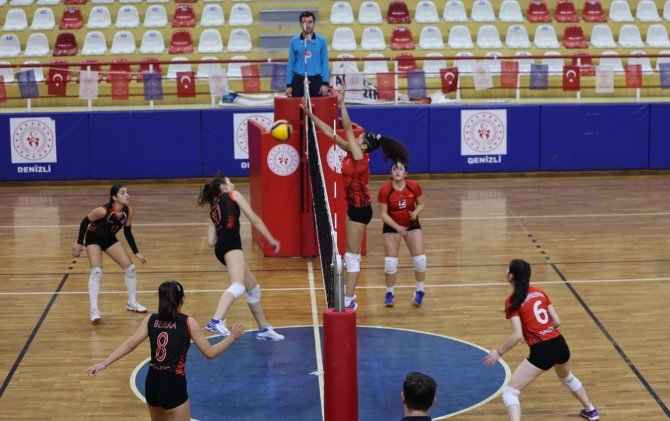 Voleybolda Denizli Büyükşehir Belediyespor Şampiyon Oldu